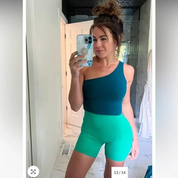 Ptula One Shoulder Crop - Picture 5 of 6